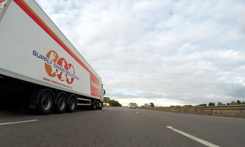 Foto vrachtwagen op weg